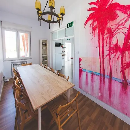 ホステル El Pez Escorpion *